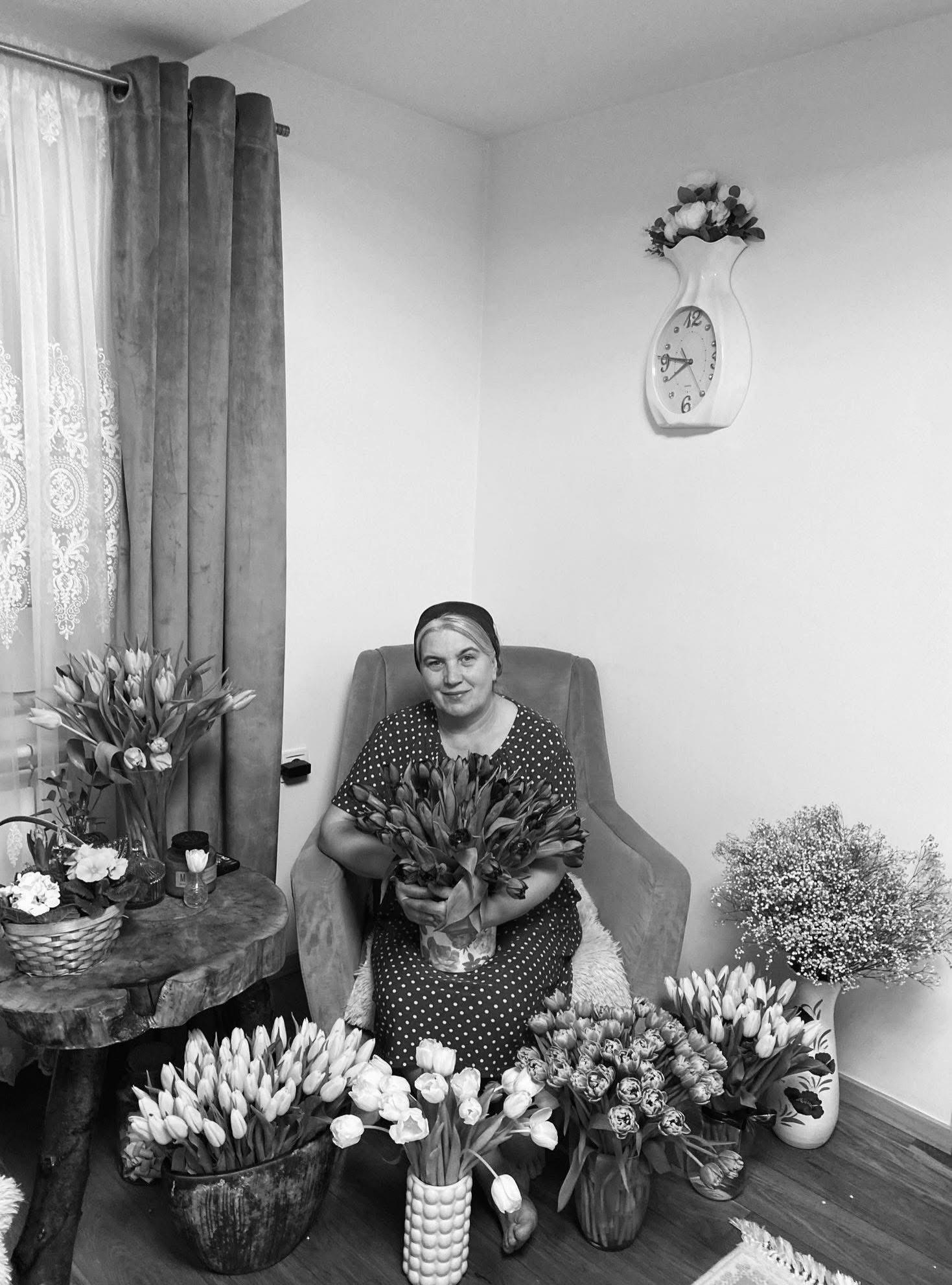 La două săptămâni după ce și-a pierdut mama și sora într-un accident, Amalia le-a urmat în ceruri