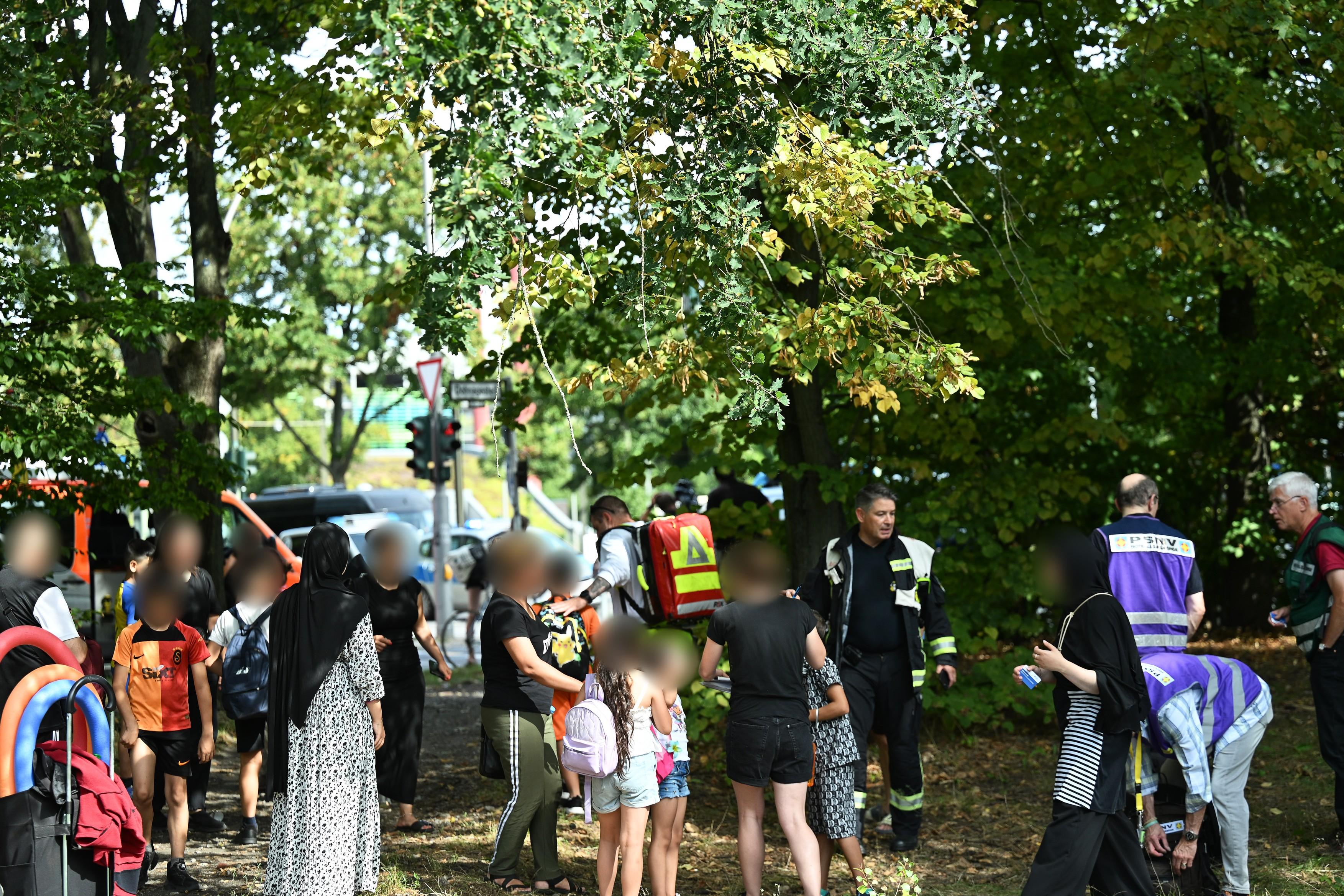 Accident grav în Berlin. O maşină a intrat într-un grup de 15 copii, de 7 şi 8 ani