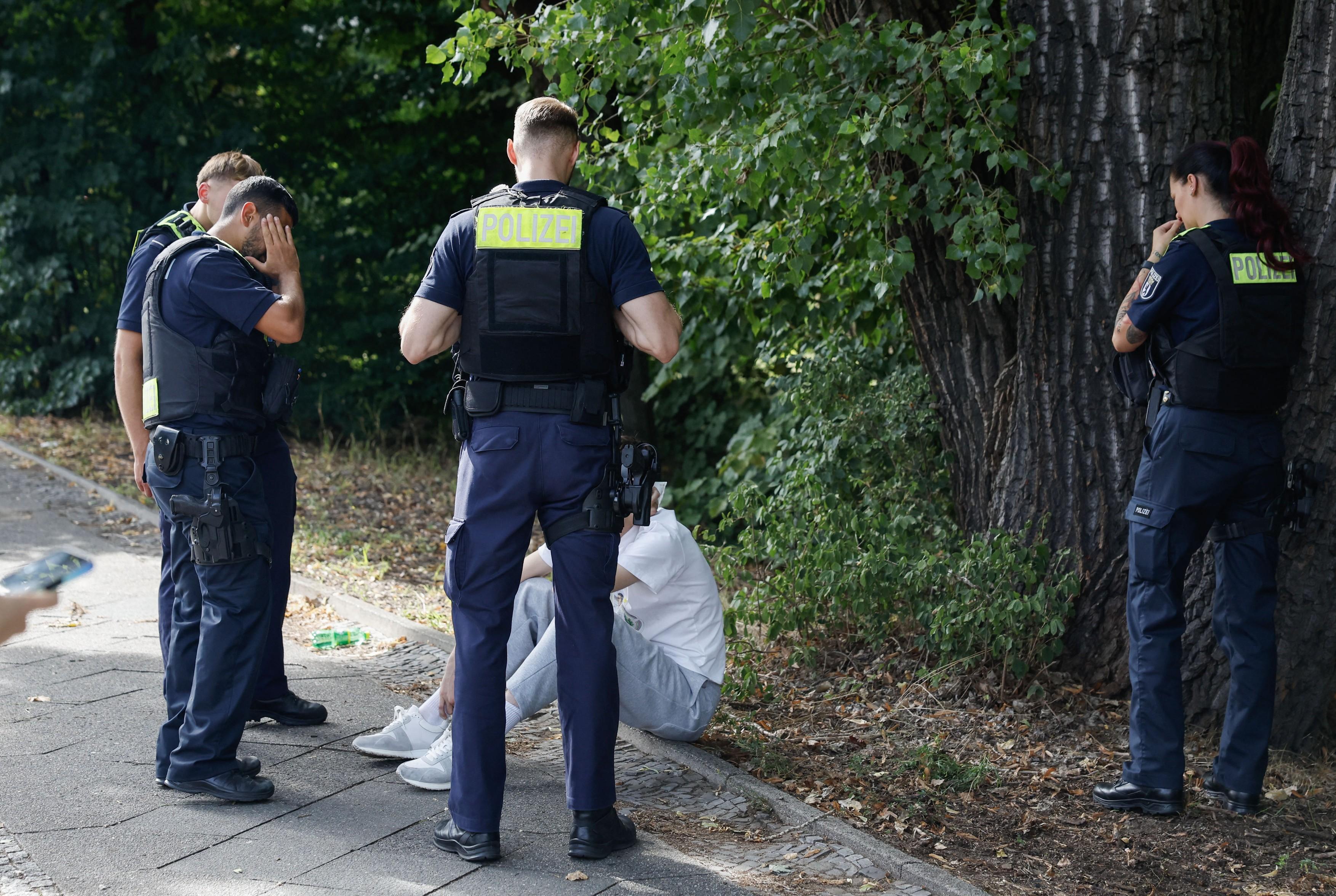 Accident grav în Berlin. O maşină a intrat într-un grup de 15 copii, de 7 şi 8 ani