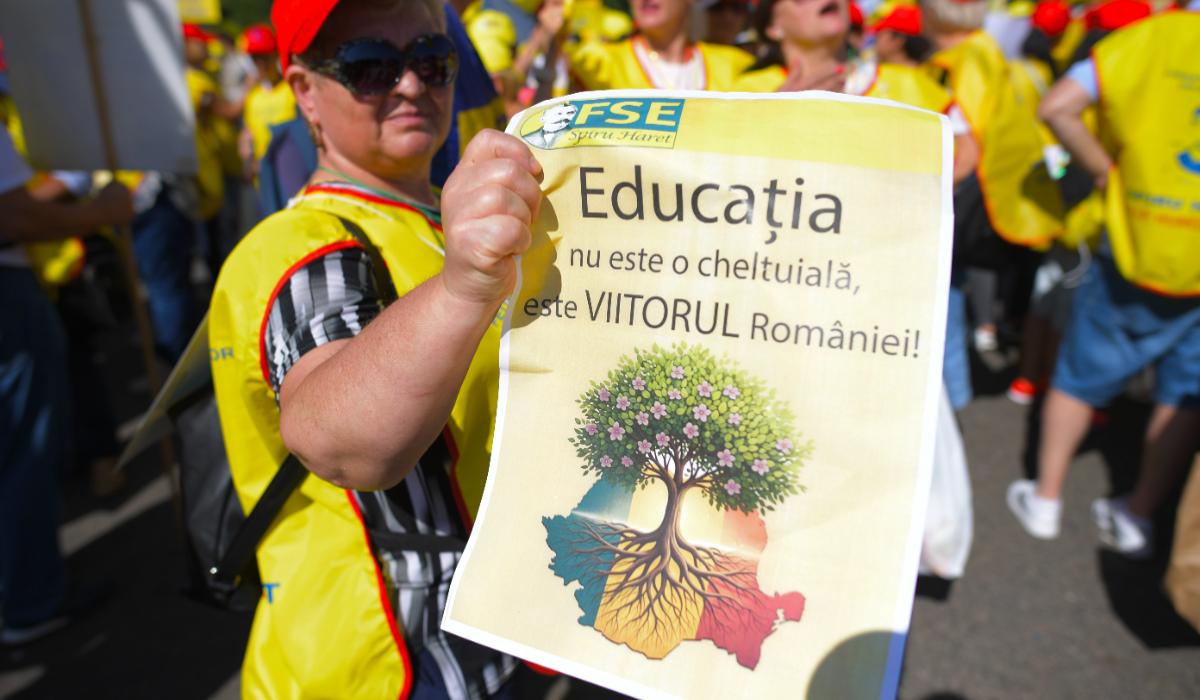 Mii de profesori, protest la Cotroceni. Sindicaliştii intră la negocieri cu Nicuşor Dan