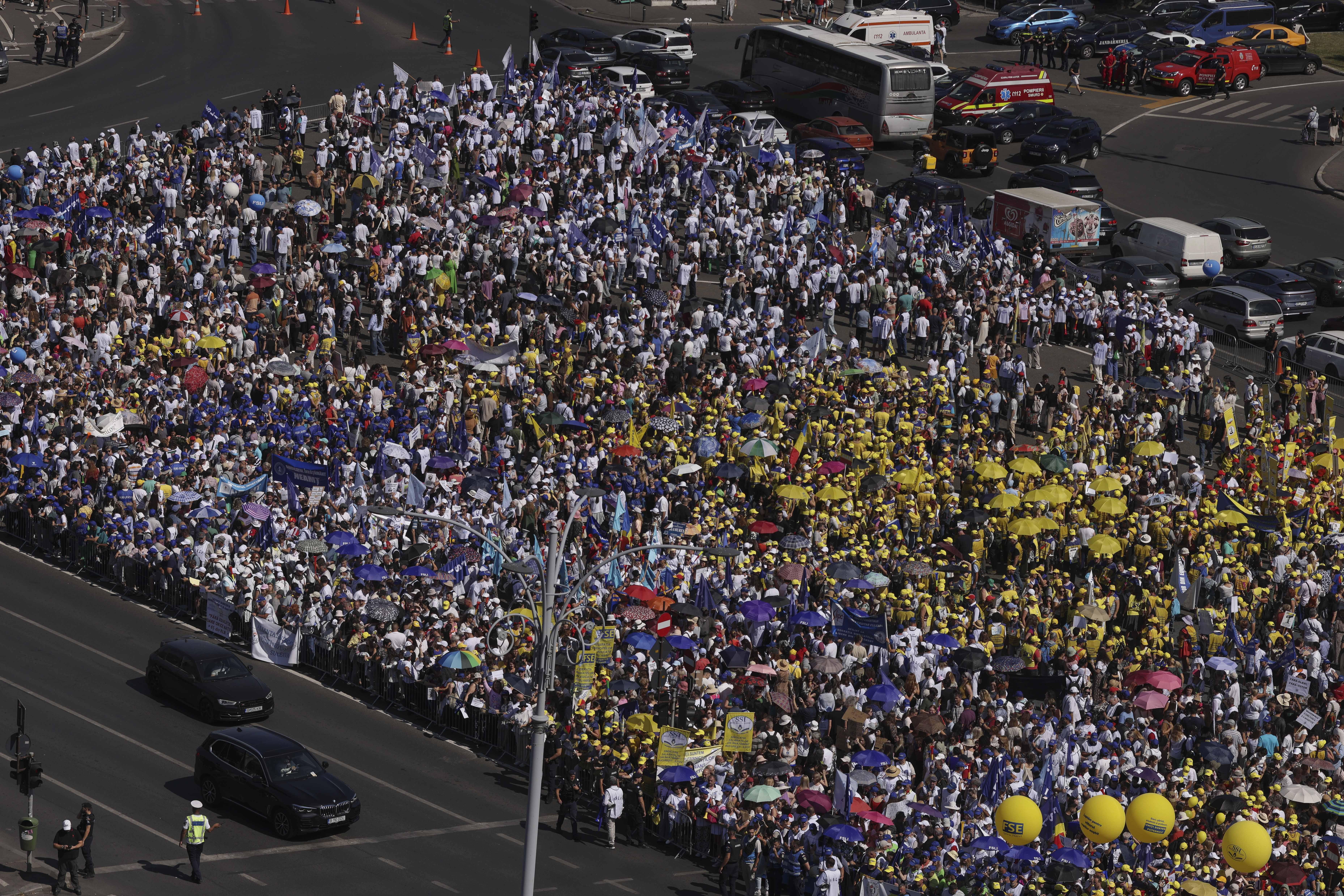 Filmul protestelor din prima zi de școală. Mii de profesori, la Cotroceni. Cu ce au ieșit de la discuții