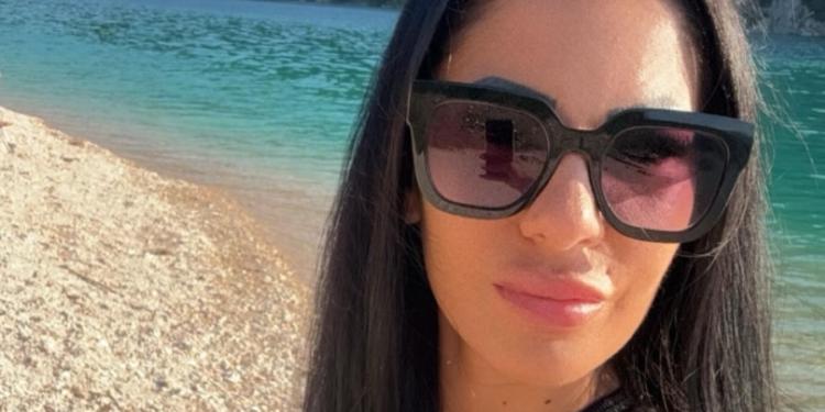 O româncă de 36 de ani a murit sub ochii fiicei sale într-un accident în Italia. Sidonia nu a avut nicio şansă