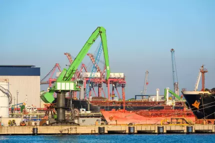 Un petrolier al KazMunayGas, lovit de două drone în Marea Neagră: "A fost o explozie, n-a fost nimeni rănit"