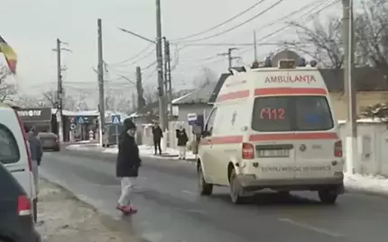 VIDEO Pacientă la psihiatrie, bătută de un asistent. Reacţia bărbatului: "Dacă îi dădeam mai tare, se vedea pe faţă"