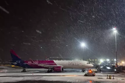 Incident pe Aeroportul din Sibiu. Un avion Wizz Air a ajuns la marginea pistei din cauza ninsorii