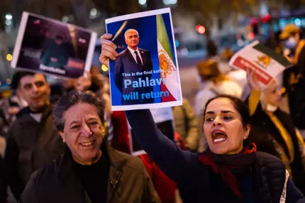 Planul prințului iranian exilat pentru a răsturna dictatura ayatollahilor. Analiză Politico