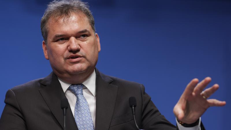 Cum fentează rom&acirc;nii cu maşini scumpe plata impozitului. Cseke Attila, despre concedieri şi taxele locale