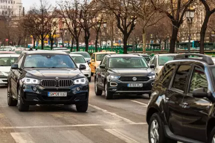 VIDEO Şoferii lăsaţi fără permis, puşi să îşi plătească şi impozitele pentru a-l recupera