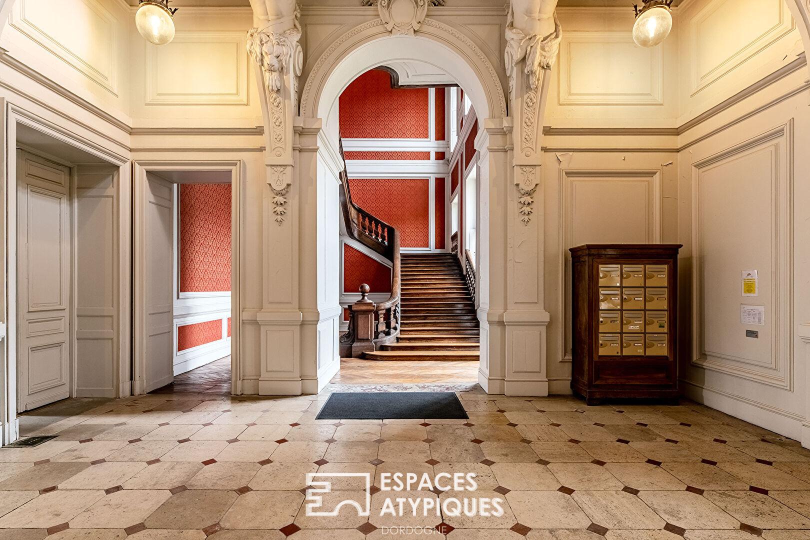 Vreţi să locuiţi într-un castel din Franţa? Visul poate deveni realitate la un preţ de apartament în Popeşti