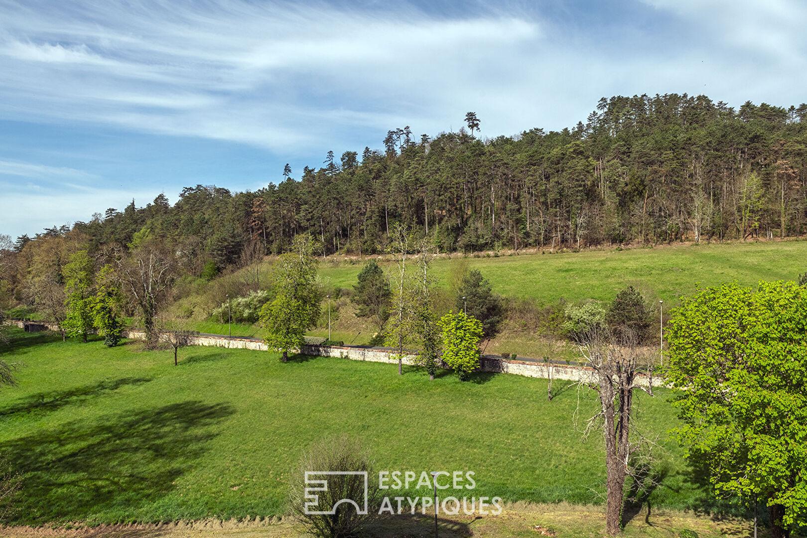 Vreţi să locuiţi într-un castel din Franţa? Visul poate deveni realitate la un preţ de apartament în Popeşti