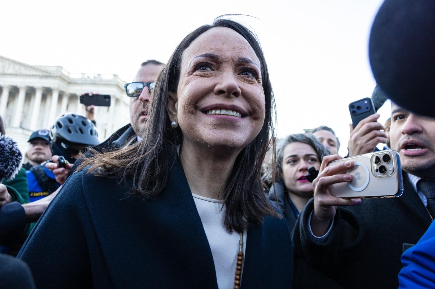 Machado i-a înmânat Premiul Nobel pentru Pace lui Donald Trump. Nu e clar dacă acesta l-a acceptat