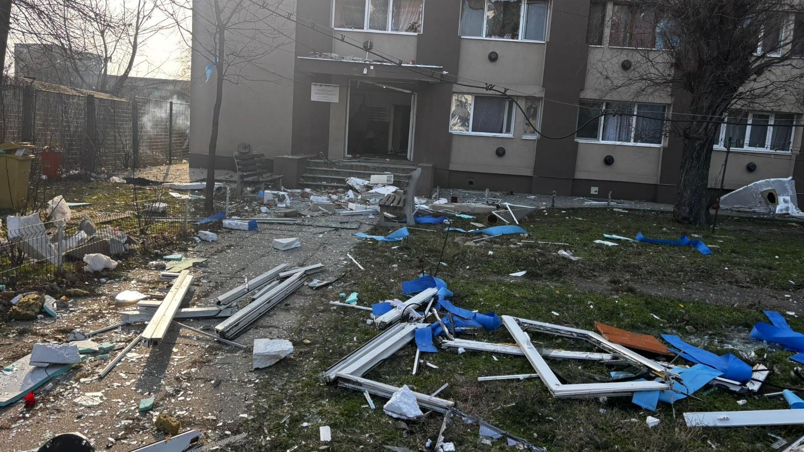 Cum s-a produs explozia din Buzău. Proprietarul are arsuri grave, 25 de familii au fost evacuate