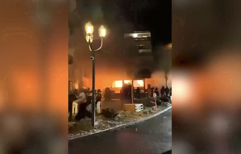 Momentul care a provocat haosul în barul din Crans-Montana, unde au murit peste 40 de oameni. Filmul tragediei Momentul care a provocat haosul în barul din Crans-Montana, unde au murit peste 40 de oameni. Filmul tragediei