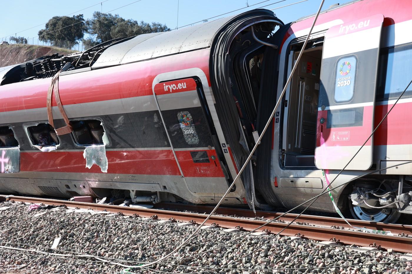 O fetiţă de şase ani, singura supravieţuitoare a unei familii aflate într-unul din trenurile morţii din Spania