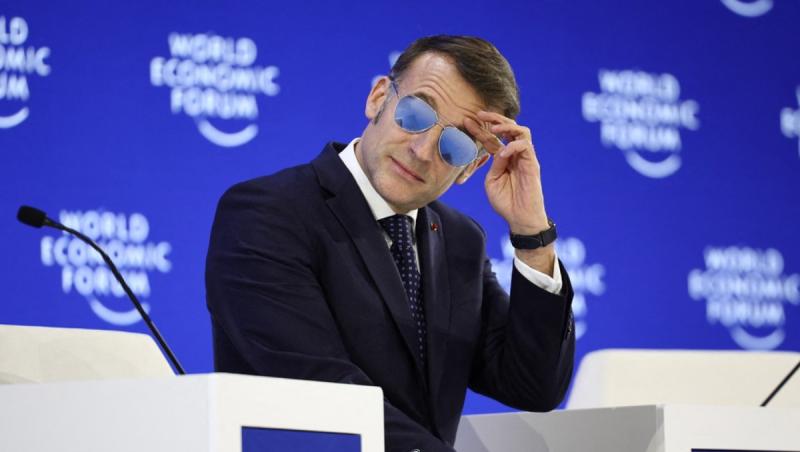 De ce a purtat Macron ochelari de soare &icirc;n timpul discursului de la Davos şi ce a spus de tarifele lui Trump