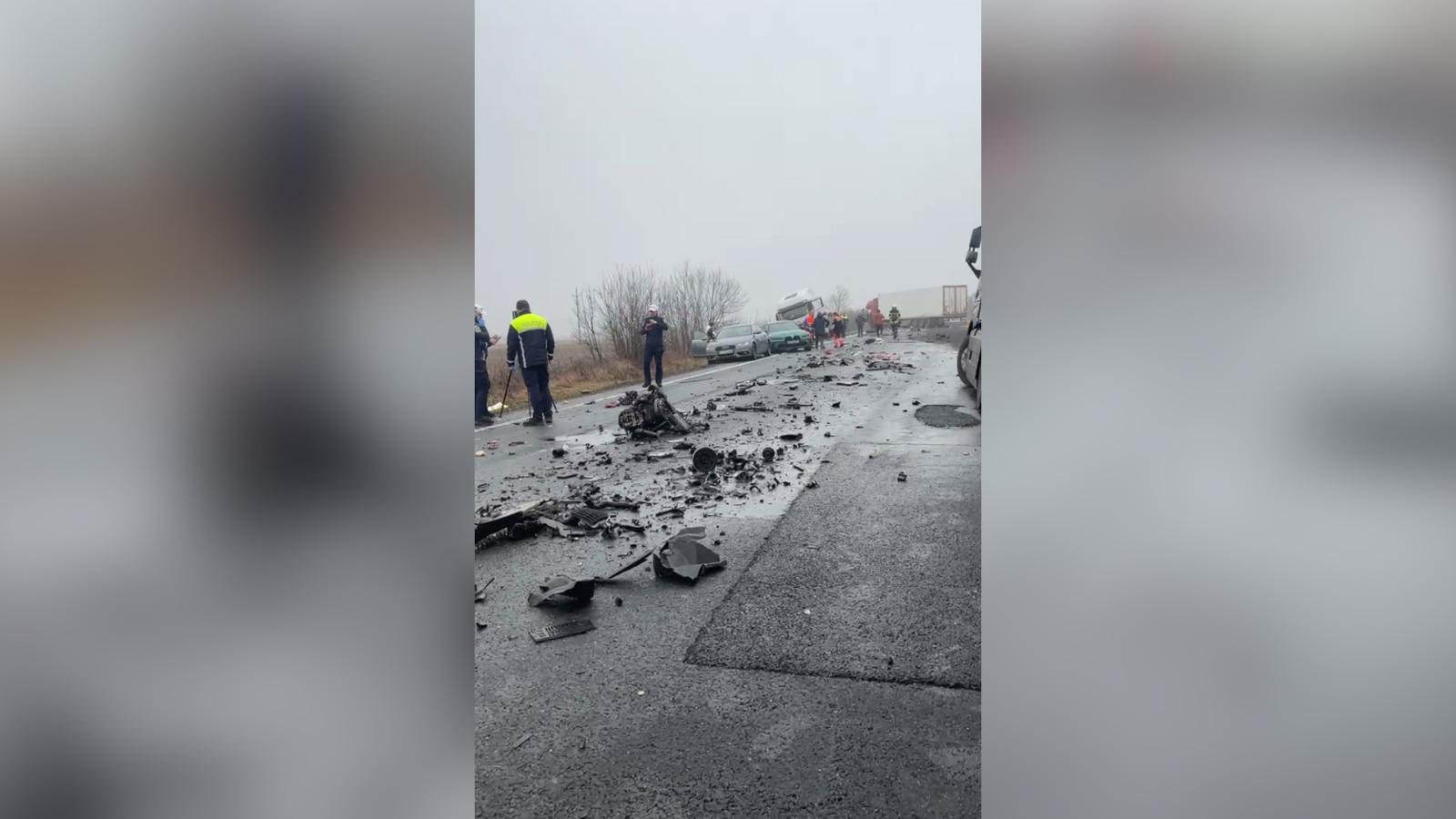 Şase morţi în urma unui accident cumplit pe E70 în Timiş, în care au fost implicate 4 vehicule