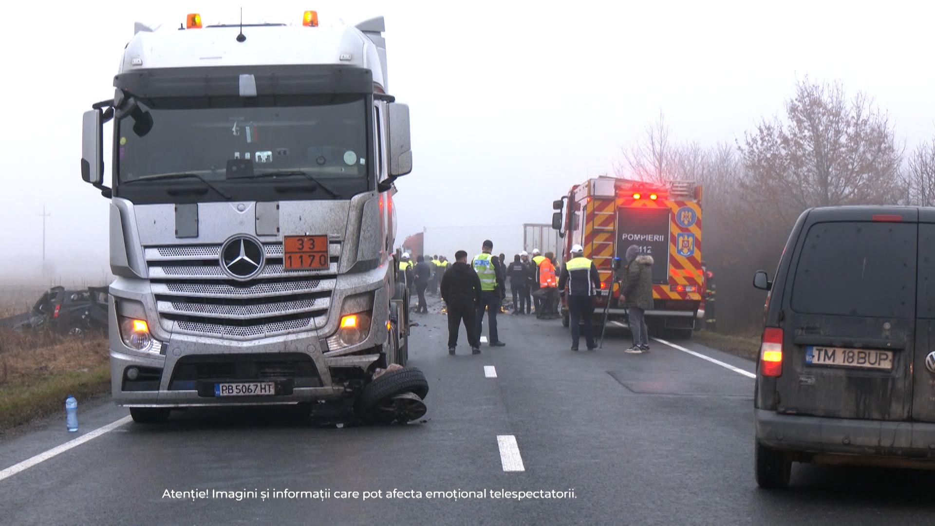 "Nimeni nu vrea să creadă". Durere de nedescris pentru familiile tinerilor morţi în accidentul din Timiş