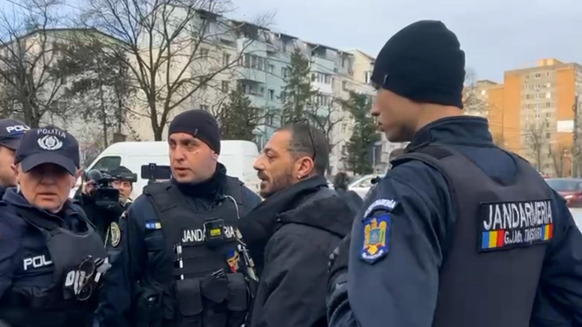 În ce stare sunt răniţii de la accidentul din Timiş. Rudele morţilor au venit în România să-i identifice