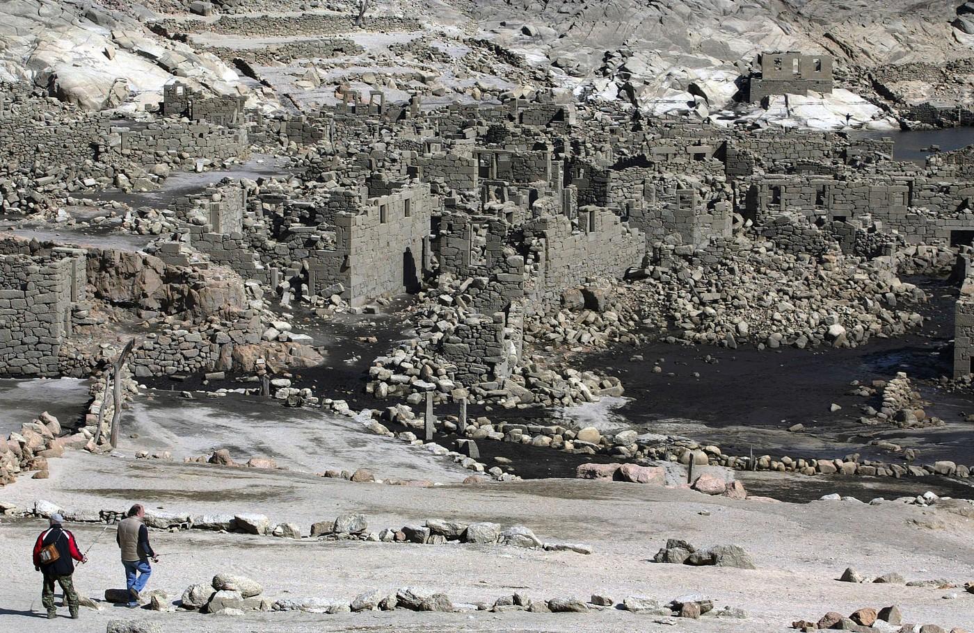 Satul dispărut care poate fi văzut doar o dată pe an