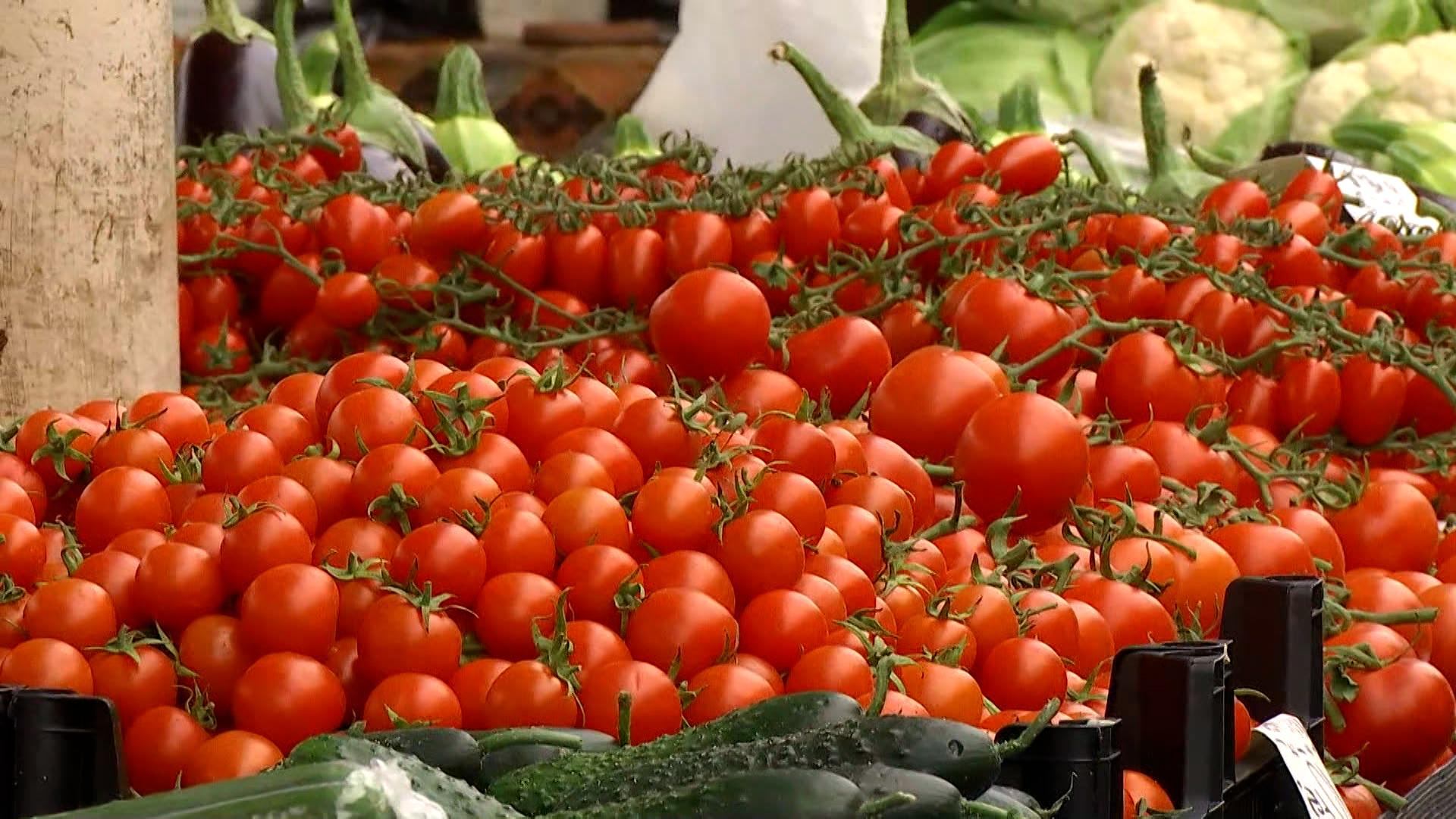 Roşiile româneşti le vor face concurenţă cireşelor. Producătorii anunţă 100 de lei pe kilogram