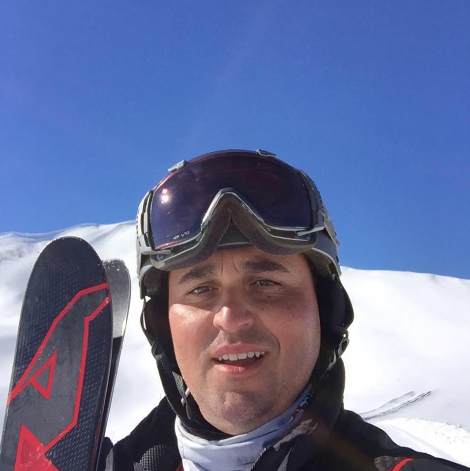 Român mort într-un accident de schi în Franţa. Laurenţiu plecase din România de 20 de ani