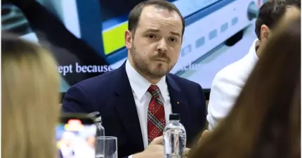 EXCLUSIV Reacţia lui Rogobete, după scandalul "scutirilor de gardă": sistemul pregătit pentru plata medicilor