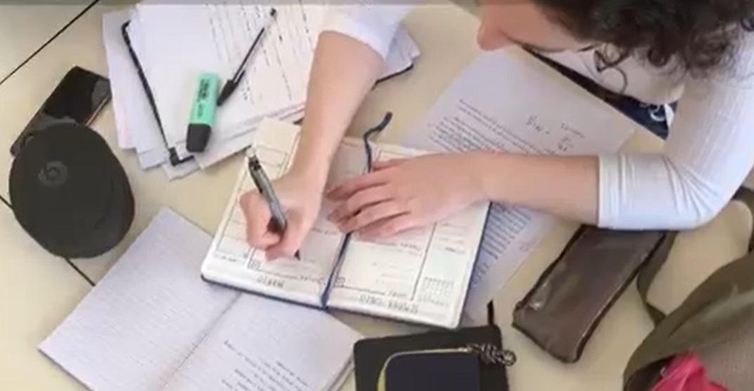 Românii se întorc la muncă după concediile de Sărbători: "Mai meritam puţină vacanţă"