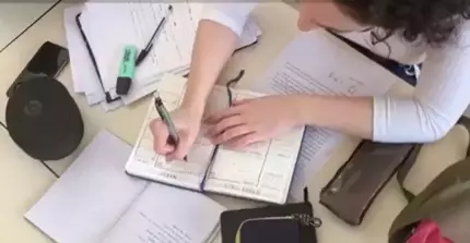 VIDEO Românii se întorc la muncă după concediile de Sărbători: "Mai meritam puţină vacanţă"