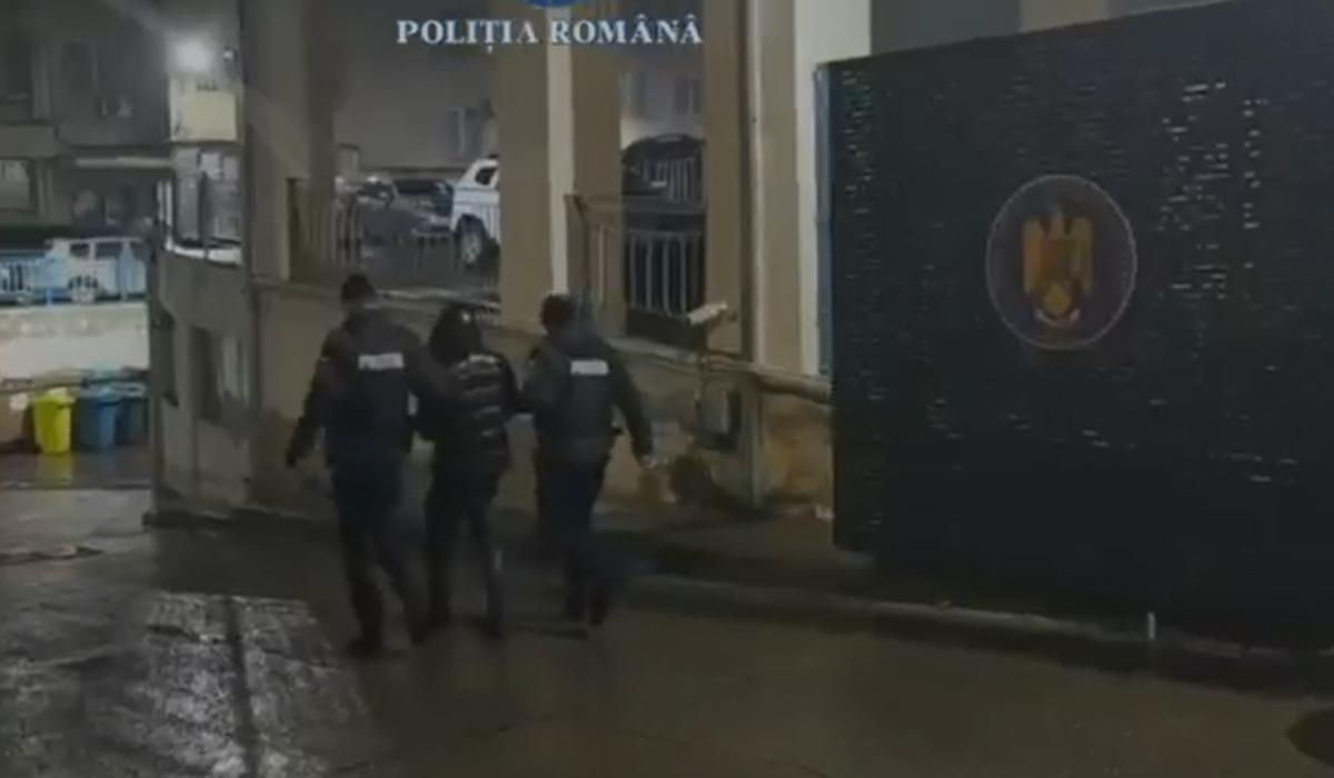 Tânăr de 19 ani băut şi fără permis, reţinut de poliţişti după un accident rutier în judeţul Brăila