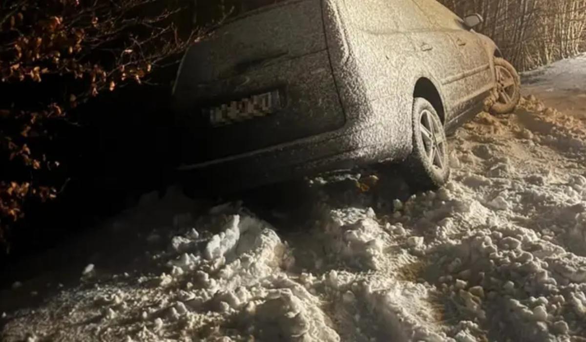 Familie cu 2 copii, salvată în ultima clipă de 3 poliţiste de pe marginea unei prăpăstii. "Sunt niște îngeri"