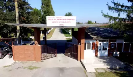 Un deținut internat la Psihiatrie în județul Timiș a evadat după ce a furat mașina unui angajat