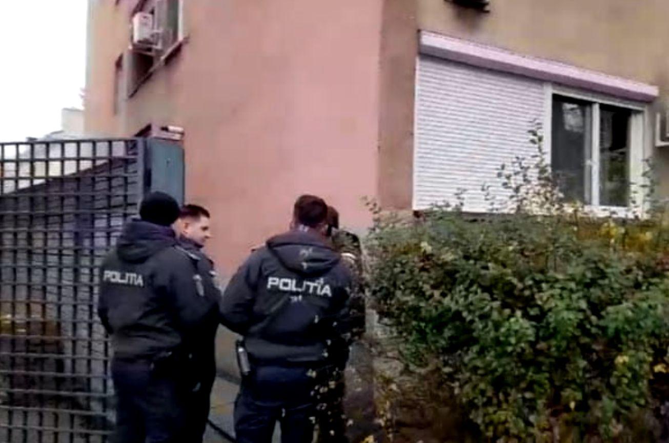 Tată şi fiu au ales să moară împreună. S-au aruncat de la etajul 10 al unui bloc din Arad