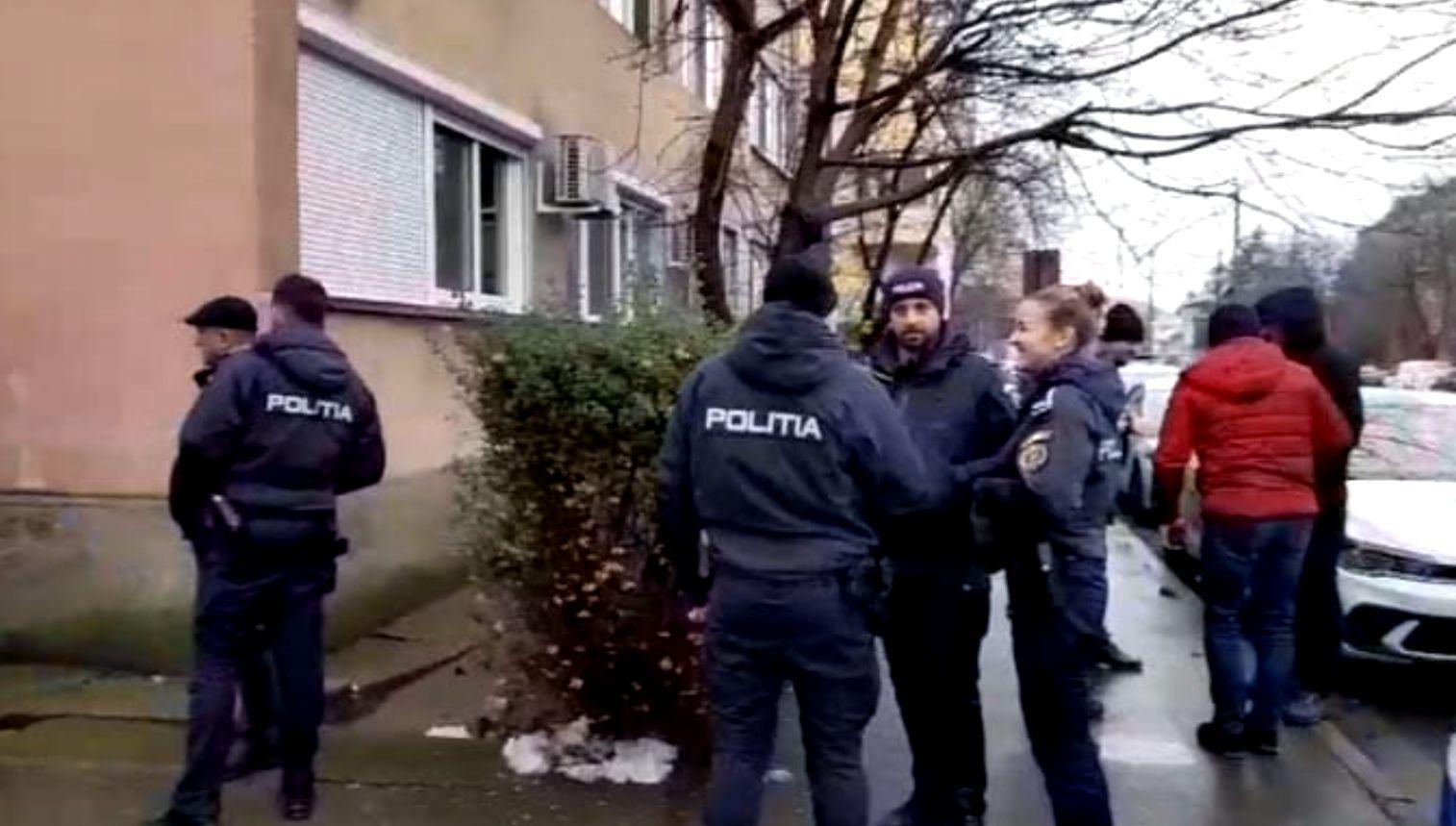 Tată şi fiu au ales să moară împreună. S-au aruncat de la etajul 10 al unui bloc din Arad