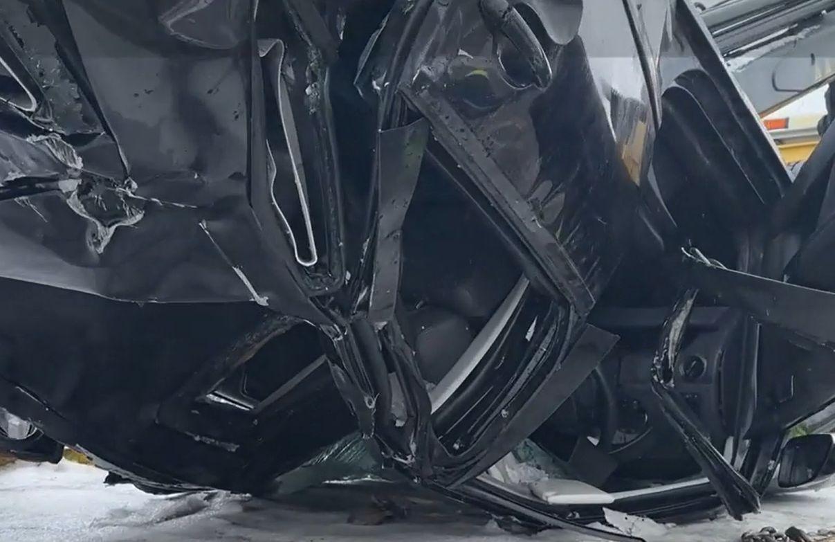 O preoteasă din Suceava, la un pas de moarte împreună cu 5 copii chiar de Bobotează. A căzut în râu cu maşina