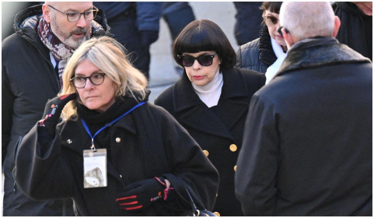 Saint Tropez, Franța. 7 ianuarie 2026. Mireille Mathieu sosind la biserica Notre-Dame de l'Assomption