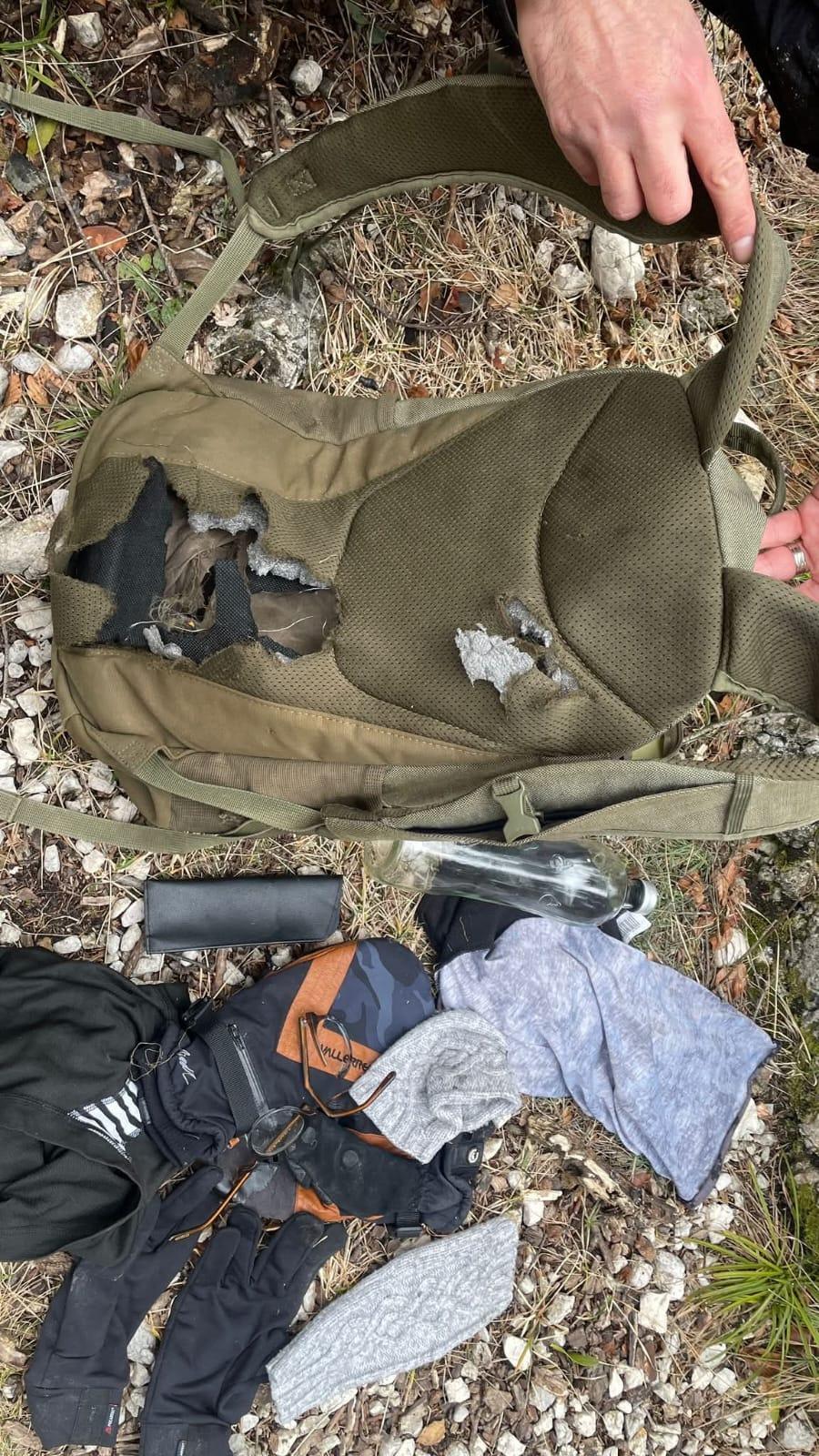 Rucsac găsit în masivul Piatra Mare, unde s-a semnalat prezența unui urs. Proprietarul, de negăsit