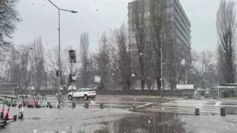 Coduri portocaliu şi galben de viscol &icirc;n mai bine de jumătate de ţară, inclusiv Bucureşti. Minime de&nbsp;-15&deg;C