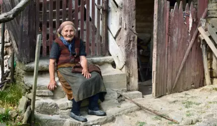 Primele pensii în euro plătite sub pază, în Bulgaria. Oamenii sunt zăpăciţi de trecerea la moneda europeană