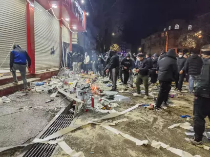 VIDEO Iranul a tăiat internetul. Trump: Regimul s-ar putea prăbuși, dacă trag în protestatari îi vom lovi puternic