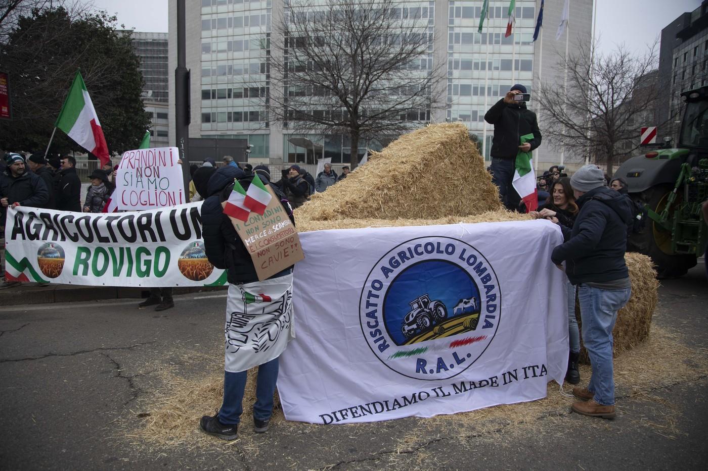 UE aprobă acordul cu Mercosur: Podul Europei, blocat de fermieri francezi şi germani, proteste şi în Polonia
