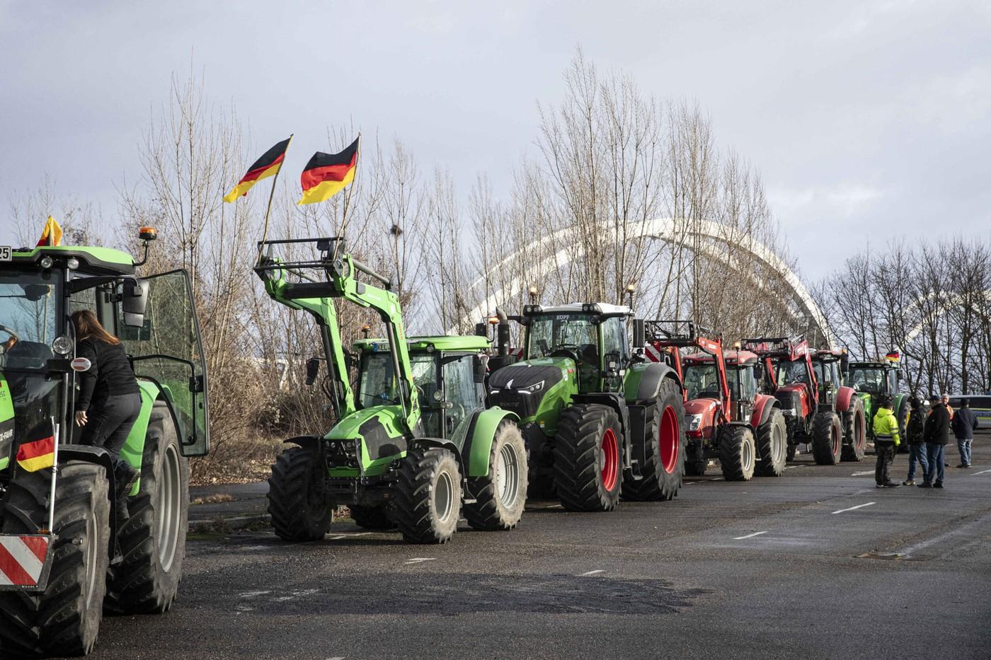 UE aprobă acordul cu Mercosur: Podul Europei, blocat de fermieri francezi şi germani, proteste şi în Polonia