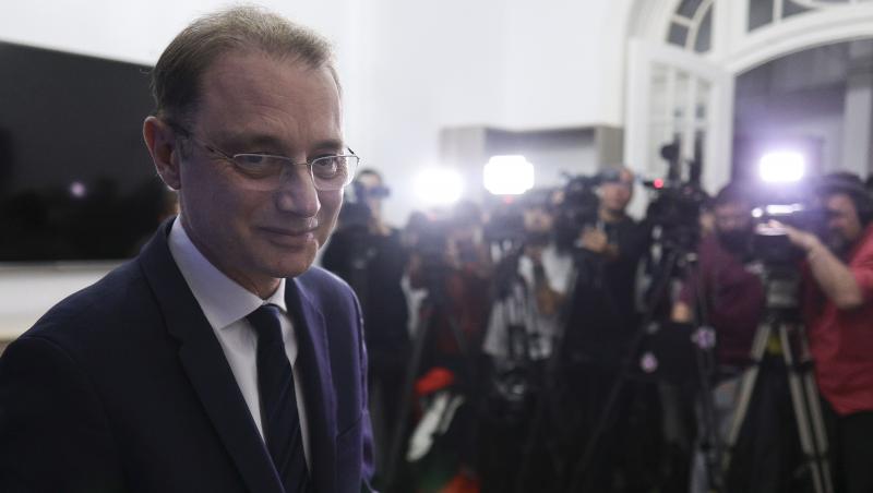Luca Niculescu vrea perioadă de grație de 6 luni. Două liste de miniştri: politicieni şi tehnocraţi