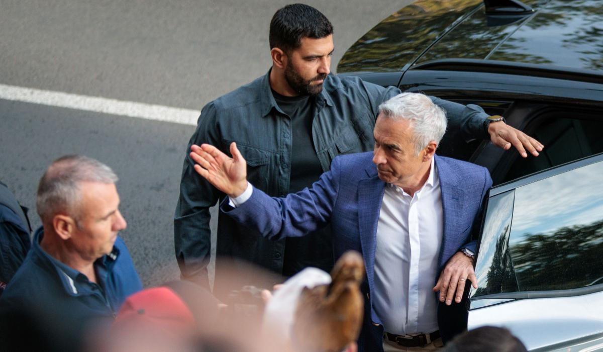 Călin Georgescu ar putea scăpa de arestul preventiv. Judecătorii decid azi în dosarul de 1,1 milioane de euro
