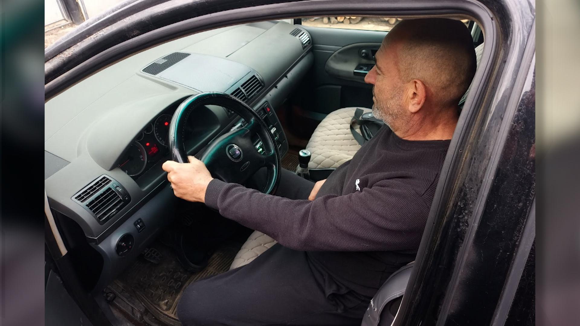 Un șofer de autobuz s-a îmbătat cu țuică și a făcut prăpăd în oraș. Localnicii au crezut că îi atacă drona