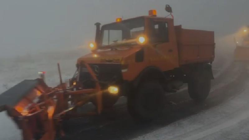 Unde s-au resimțit -10 grade în această dimineață. Ninsorile abundente au mobilizat drumarii pe Transfăgărășan