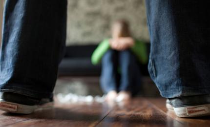 Tânără bătută crunt de concubin și ținută sechestrată timp de 5 zile. Voia să se întoarcă la familia ei