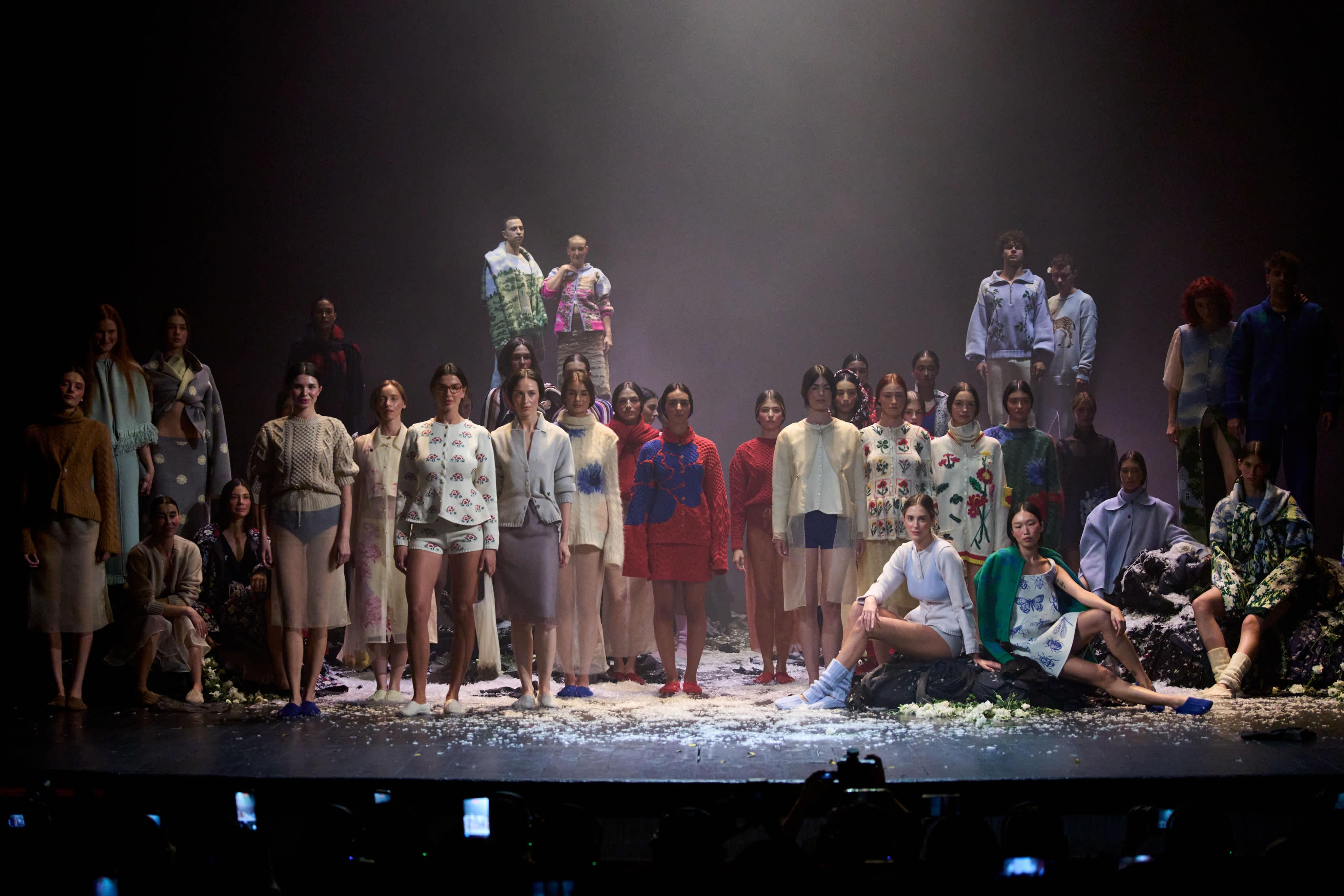 Bucharest Fashion Week 2026: Colecţii inedite de modă și arta contemporană s-au întâlnit în inima Capitalei