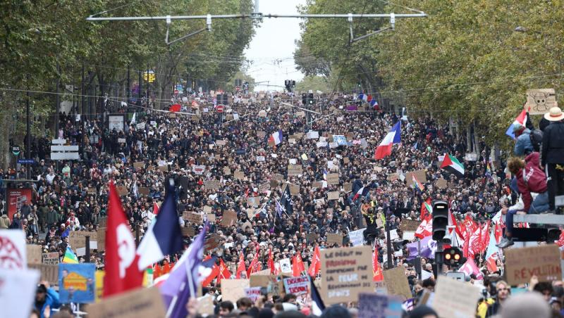 Franța, în alertă din cauza protestelor masive: 70.000 de polițiști mobilizați, magazine și muzee închise