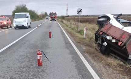TIR cu două tone de substanţe chimice, răsturnat pe DN 72. Trafic deviat între Dâmboviţa şi Prahova