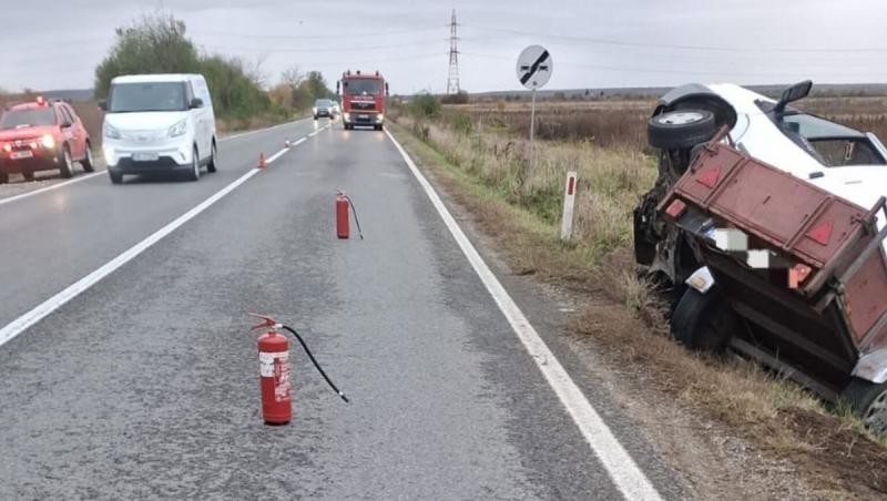 TIR cu două tone de substanţe chimice, răsturnat pe DN 72. Trafic deviat între Dâmboviţa şi Prahova